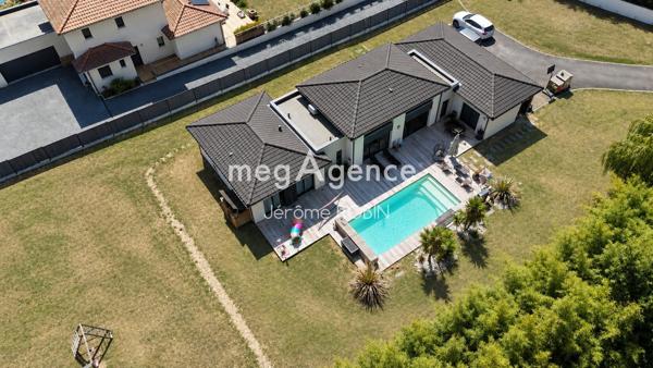 Maison à SAINTE-EULALIE, 33560 - 6 pièces 150m²
