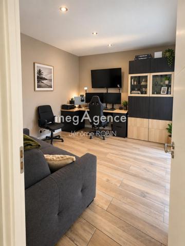 Maison à SAINTE-EULALIE, 33560 - 6 pièces 150m²