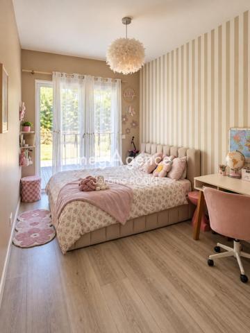 Maison à SAINTE-EULALIE, 33560 - 6 pièces 150m²