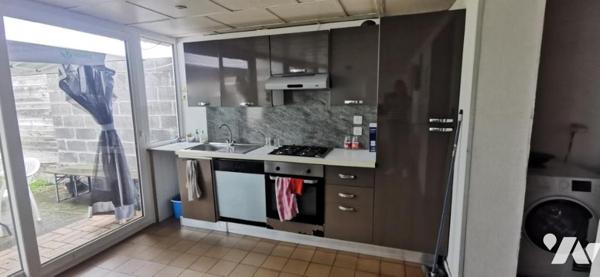 Arras, Maison de Résidence à rénover SH env. 98 m² avec jardin garage sur cave partielle 