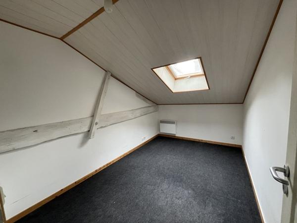 Maison à louer 690 € CC Angoulême 4 p 64 m² DPE E