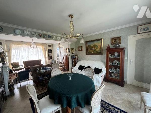 Maison à Vendre à Malo les bains

Maison en vente sur une parcelle de 225 m². Le bien propose...