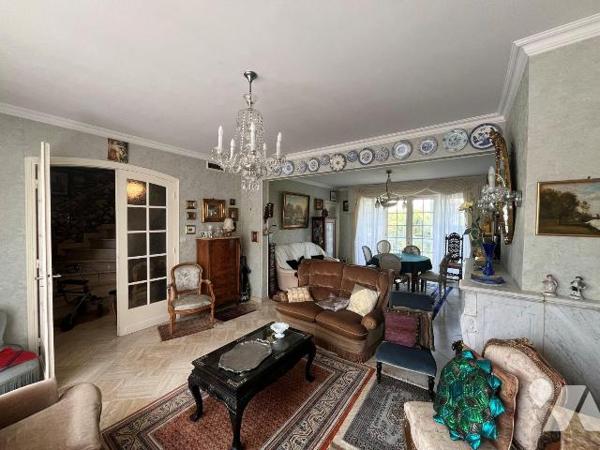 Maison à Vendre à Malo les bains

Maison en vente sur une parcelle de 225 m². Le bien propose...