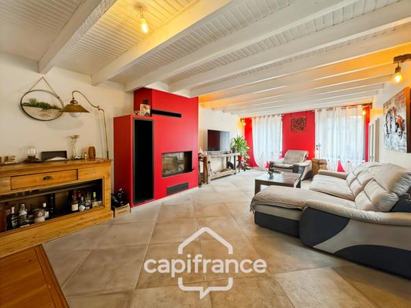Maison à vendre 9 pièces de 197m² à Châteauneuf-de-Galaure (26)