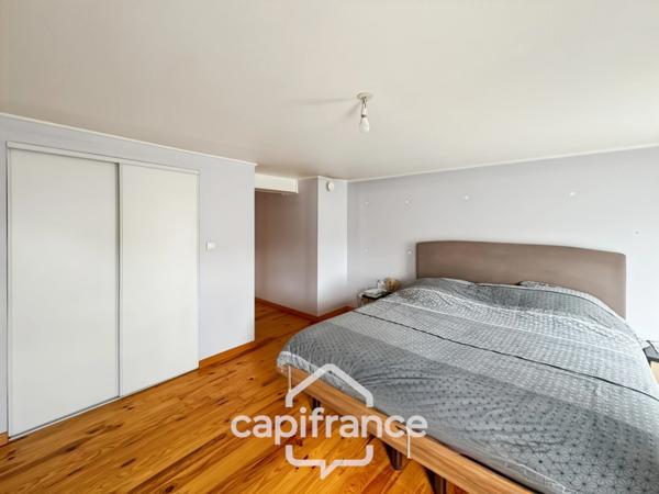 Maison à vendre 9 pièces de 197m² à Châteauneuf-de-Galaure (26)