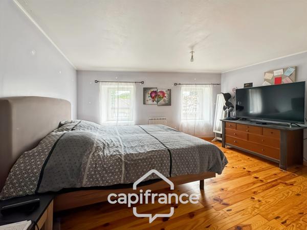 Maison à vendre 9 pièces de 197m² à Châteauneuf-de-Galaure (26)