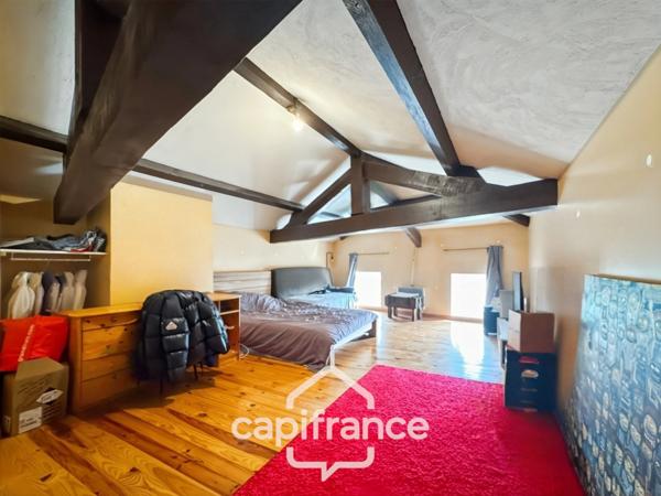 Maison à vendre 9 pièces de 197m² à Châteauneuf-de-Galaure (26)