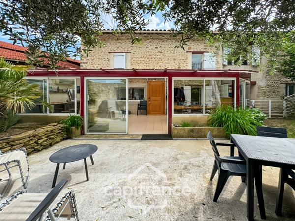 Maison à vendre 9 pièces de 197m² à Châteauneuf-de-Galaure (26)