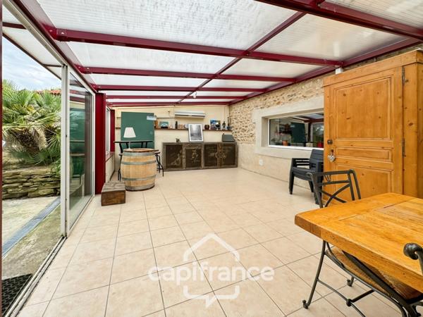 Maison à vendre 9 pièces de 197m² à Châteauneuf-de-Galaure (26)