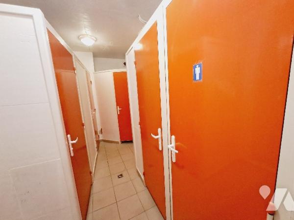 LA BEGUDE DE MAZENC, ancienne auberge de 277m² avec jardin.