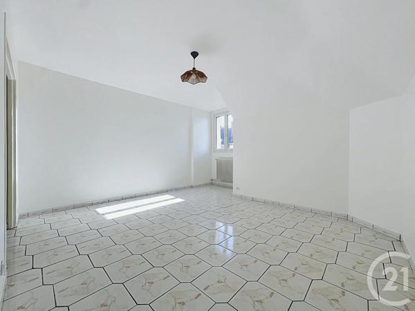 Appartement F3 à vendre  3 pièces - 74,40 m 2   COMPIEGNE  - 60