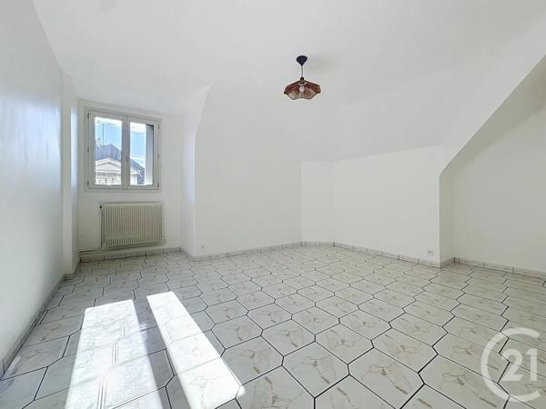 Appartement F3 à vendre  3 pièces - 74,40 m 2   COMPIEGNE  - 60