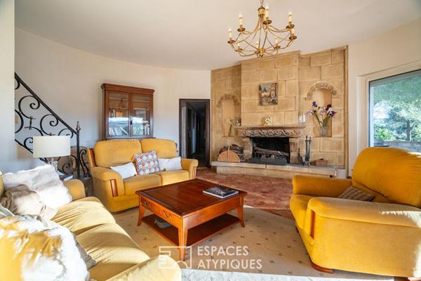 Maison d’architecte aux volumes singuliers sur les hauteurs du Rove