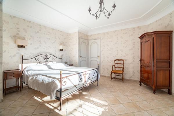 Maison d’architecte aux volumes singuliers sur les hauteurs du Rove