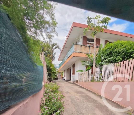 Immeuble à vendre  180 m2 ST DENIS - 974