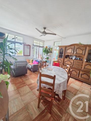 Immeuble à vendre  180 m2 ST DENIS - 974