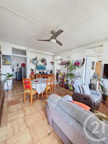 Immeuble à vendre  180 m2 ST DENIS - 974