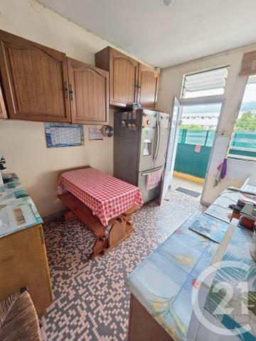 Immeuble à vendre  180 m2 ST DENIS - 974