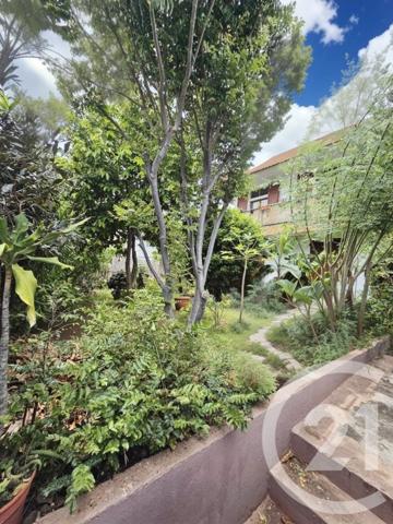 Immeuble à vendre  180 m2 ST DENIS - 974