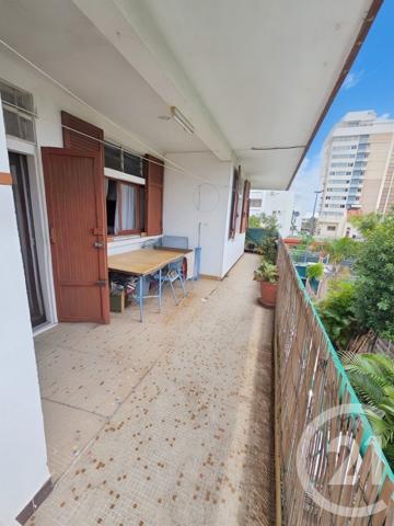 Immeuble à vendre  180 m2 ST DENIS - 974