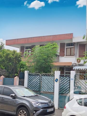 Immeuble à vendre  180 m2 ST DENIS - 974