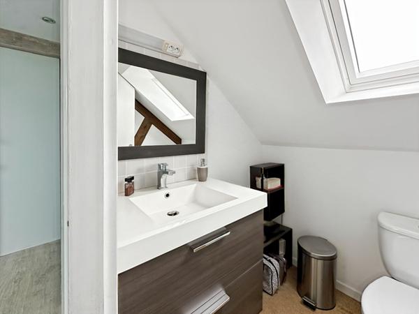 Maison lumineuse à Pluneret, près d'Auray. 128 m² habitables, 220 m² au sol, 640 m² de terrain