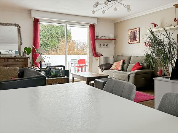 Maison lumineuse à Pluneret, près d'Auray. 128 m² habitables, 220 m² au sol, 640 m² de terrain