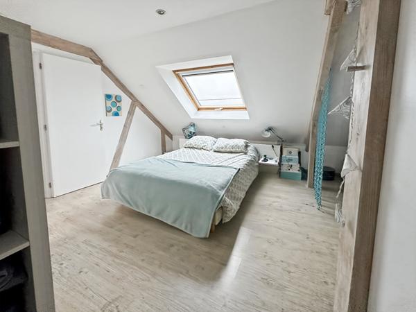 Maison lumineuse à Pluneret, près d'Auray. 128 m² habitables, 220 m² au sol, 640 m² de terrain