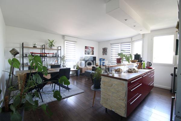 À vendre : Appartement 3 pièces à COMBS LA VILLE