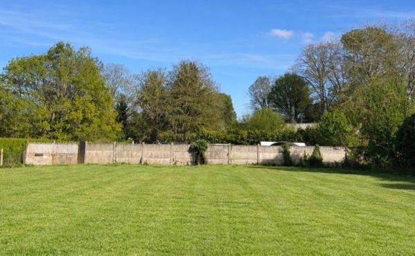 Terrain prêt à BATIR surface : 601 m2 - AXE COMPIEGNE/NOYON