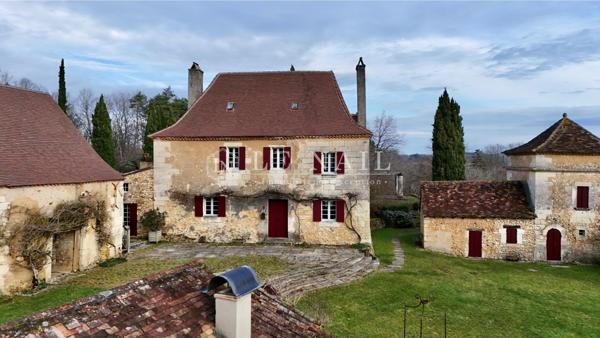 Charmante maison au sein d'un domaine de 10 hectares, en pleine campagne périgourdine
