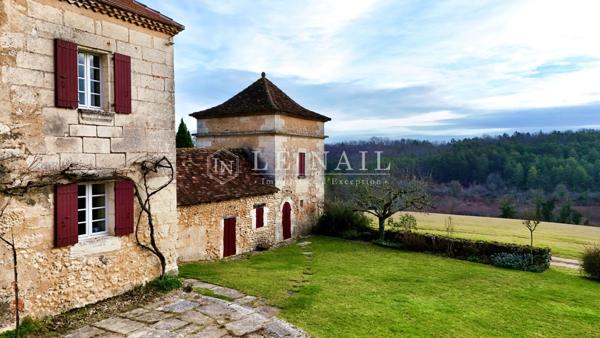 Charmante maison au sein d'un domaine de 10 hectares, en pleine campagne périgourdine