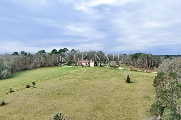 Charmante maison au sein d'un domaine de 10 hectares, en pleine campagne périgourdine
