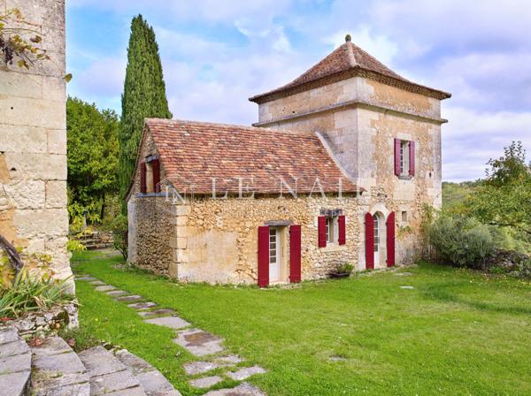 Charmante maison au sein d'un domaine de 10 hectares, en pleine campagne périgourdine