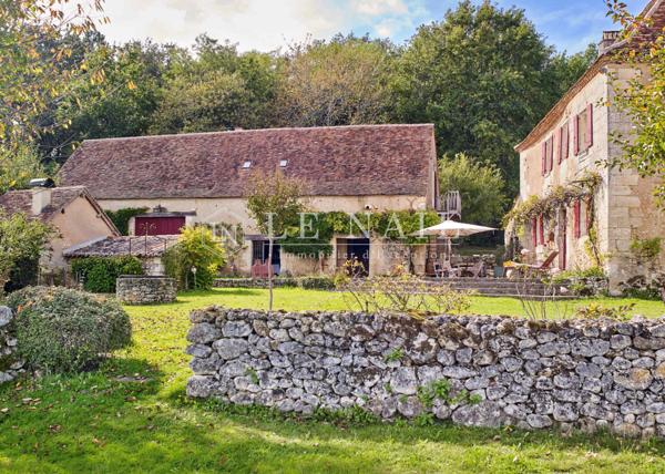 Charmante maison au sein d'un domaine de 10 hectares, en pleine campagne périgourdine