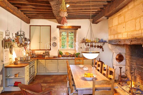 Charmante maison au sein d'un domaine de 10 hectares, en pleine campagne périgourdine