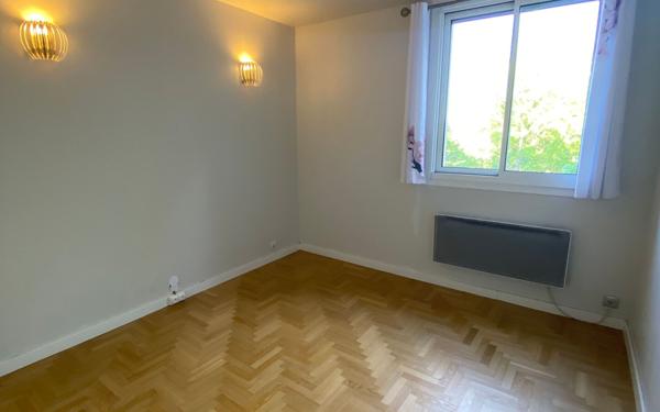 Appartement à louer    3 pièces • 70,98 m2 Issy-les-Moulineaux