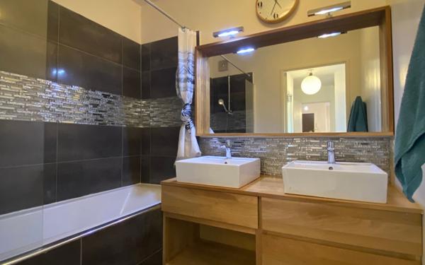 Appartement à louer    3 pièces • 70,98 m2 Issy-les-Moulineaux