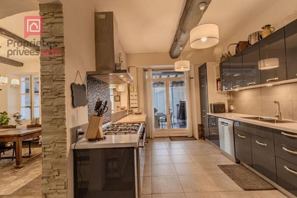 RARE- MAISON DE MAITRE Vedène centre 7 pièce(s) 144 m2, grand confort