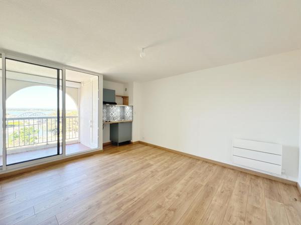 Appartement T2 rénové + terrasse avec vue sur l’étang – CARNON