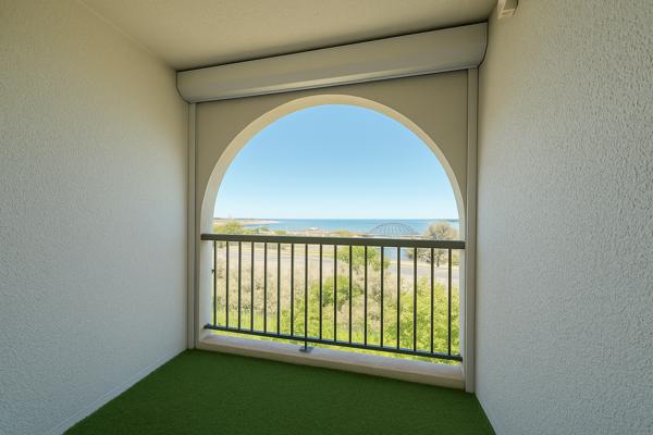 Appartement T2 rénové + terrasse avec vue sur l’étang – CARNON