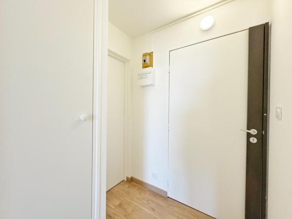 Appartement T2 rénové + terrasse avec vue sur l’étang – CARNON