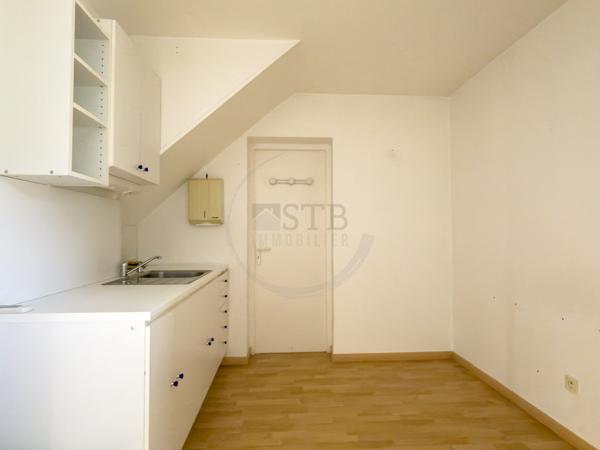 Maison de 130m² environ avec potentiel sur 594m2 de terrain à proximité des commodités