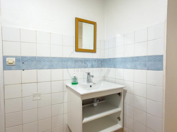 Maison de 130m² environ avec potentiel sur 594m2 de terrain à proximité des commodités