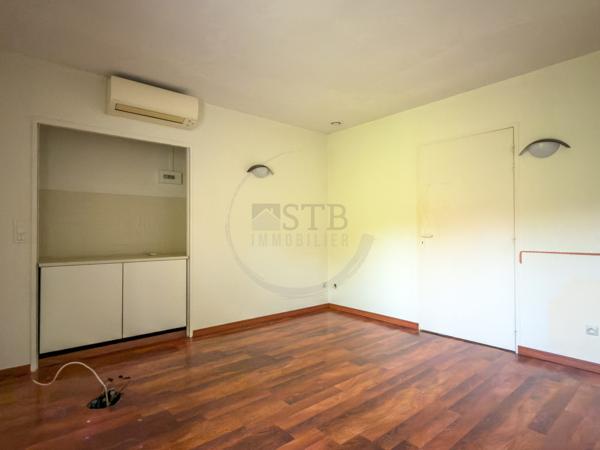 Maison de 130m² environ avec potentiel sur 594m2 de terrain à proximité des commodités
