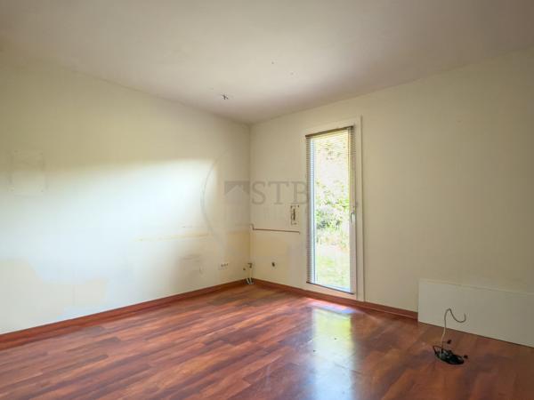 Maison de 130m² environ avec potentiel sur 594m2 de terrain à proximité des commodités