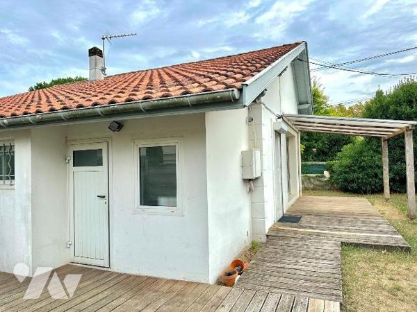 Maison à vendre à CAPBRETON
CENTRE-VILLE, charmante maison des années 1920 d'une surface habit...