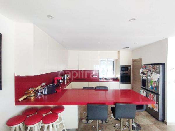 Appartement T5 de 124 m2 avec vue panoramique sur la mer et son jardin à FOLELLI