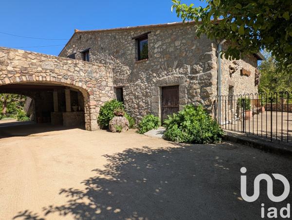 Mas 8 pièces de 195 m² à Saint-Laurent-de-Cerdans (66260)