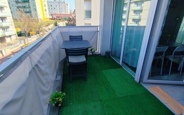 Appartement à louer    2 pièces •  Décines-Charpieu